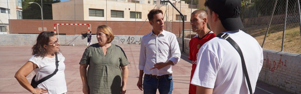 El PSOE propone un plan para modernizar y garantizar el uso libre y responsable de las pistas deportivas en los barrios de Málaga
