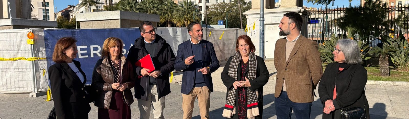 El PSOE presenta una moción para obligar a De la Torre a posicionarse sobre las estatuas en el Puerto de Málaga