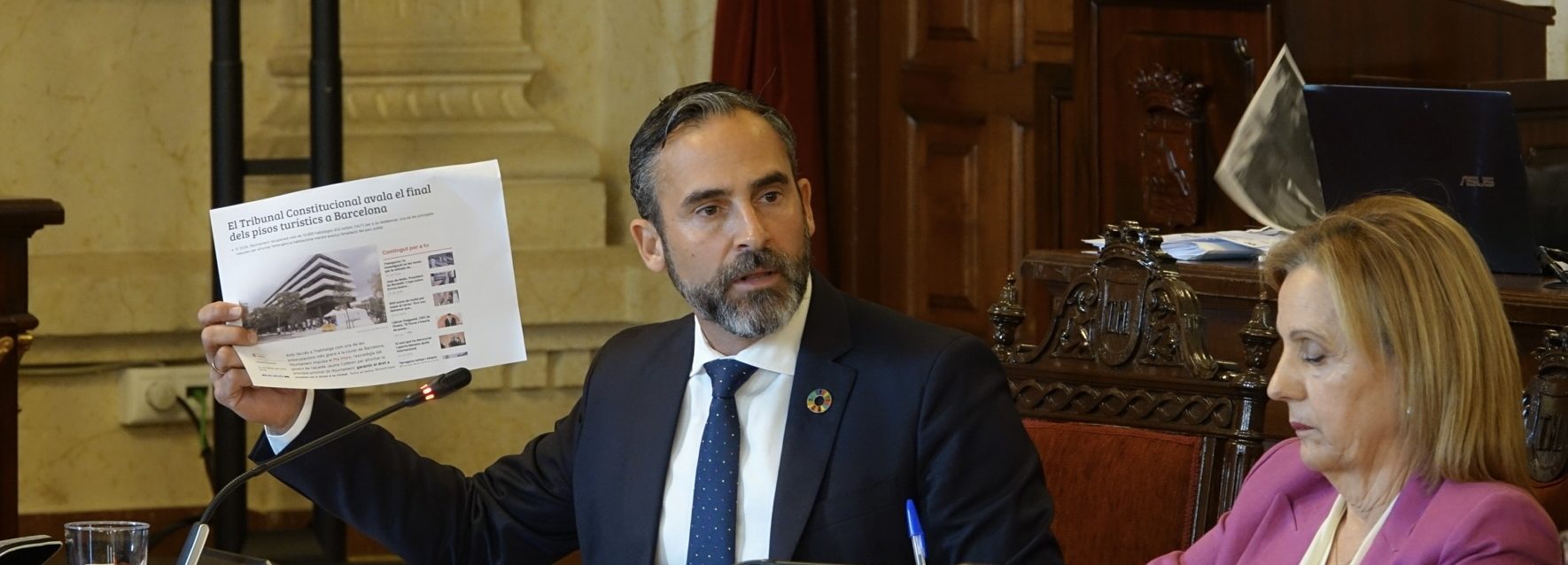 Pérez acusa a De la Torre de “blindar a los especuladores” en plena crisis habitacional mientras desahucia a una madre trabajadora con hijos menores