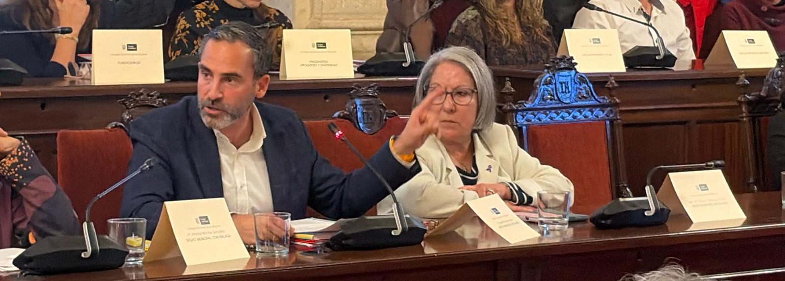 El PSOE exige a De la Torre que rectifique su posición de criminalizar a las personas migrantes