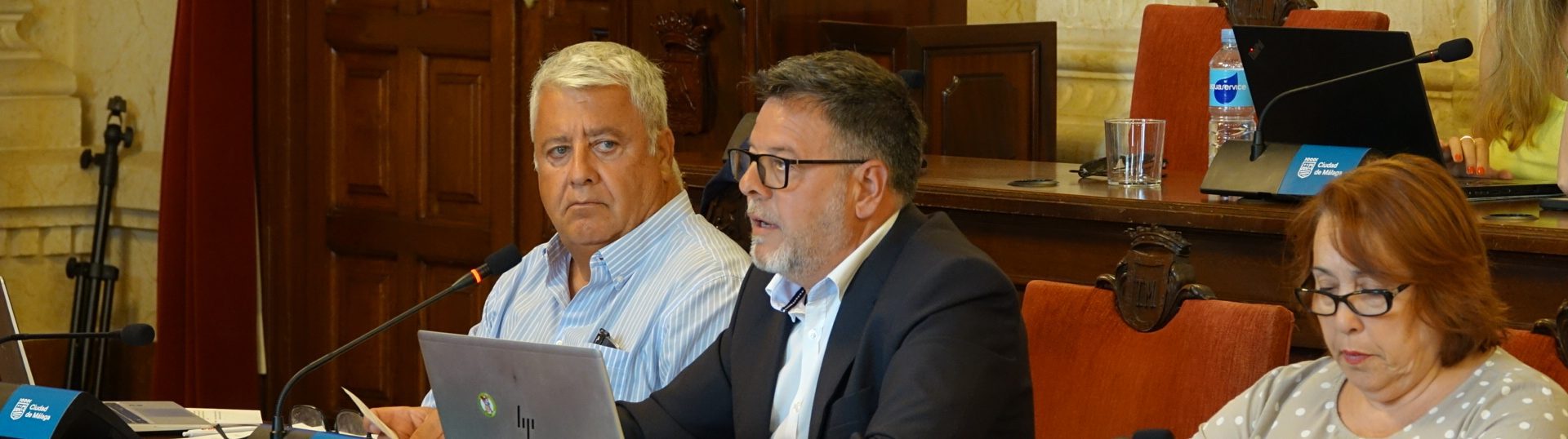 El PSOE urge al Ayuntamiento a mejorar la seguridad vial en el entorno del aeropuerto tras el atropello de un viajero